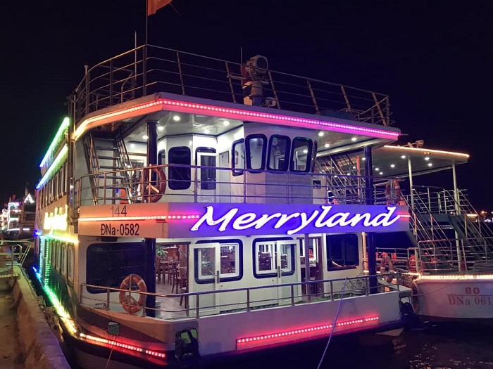 Han River cruise experience 