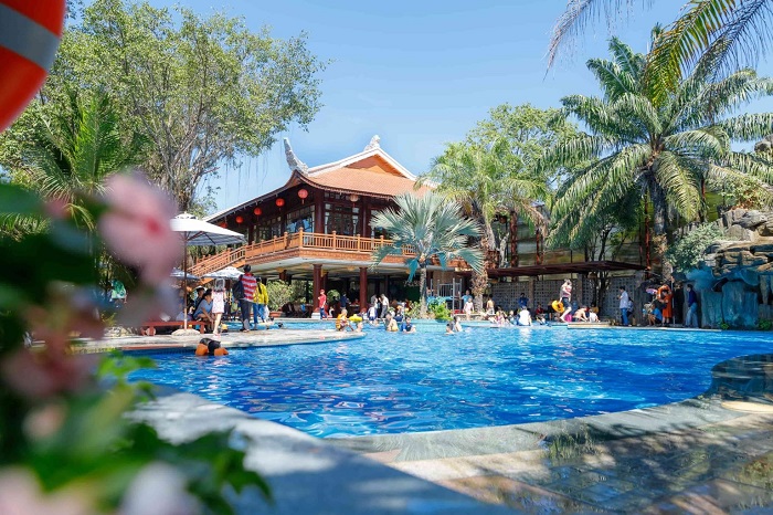 Phương Nam Resort Bình Dương - hồ bơi