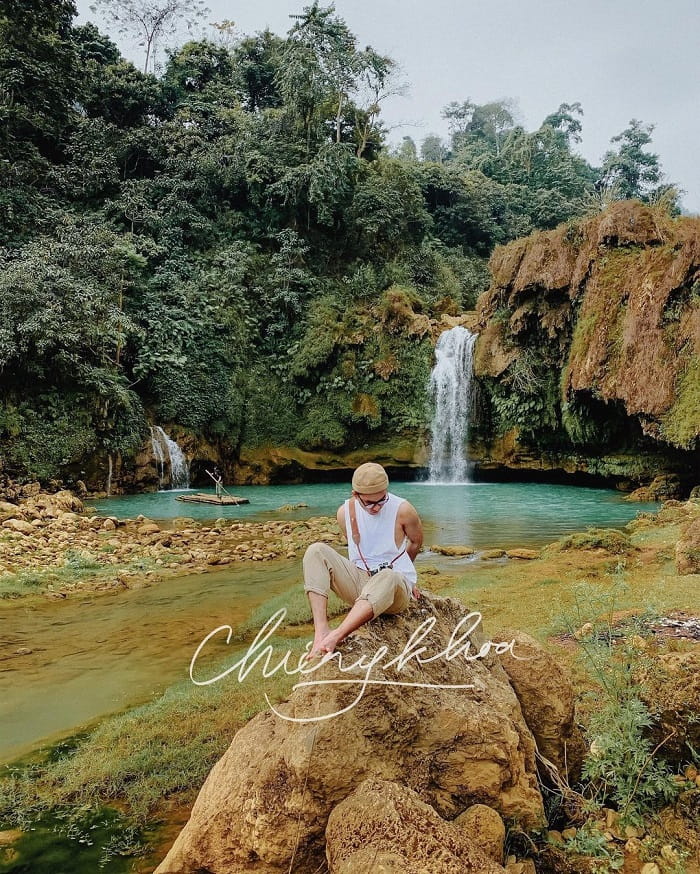 Chieng Khoa Waterfall - one of the beautiful waterfalls in Moc Chau