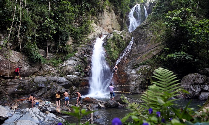 Xoi Voi Waterfall - Waterfalls in Nghe An