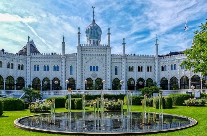 Tòa nhà khách sạn mang phong cách Ả Rập - Vườn Tivoli Đan Mạch