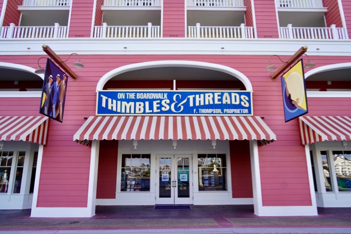 Thimbles & Threads & Pin Station - du lịch Disney Boardwalk
