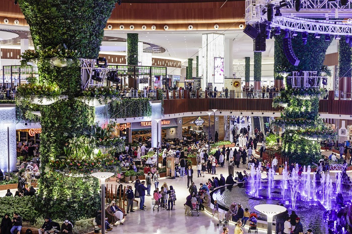 Có hơn 500 cửa hàng ở trung tâm mua sắm Mall of Qatar