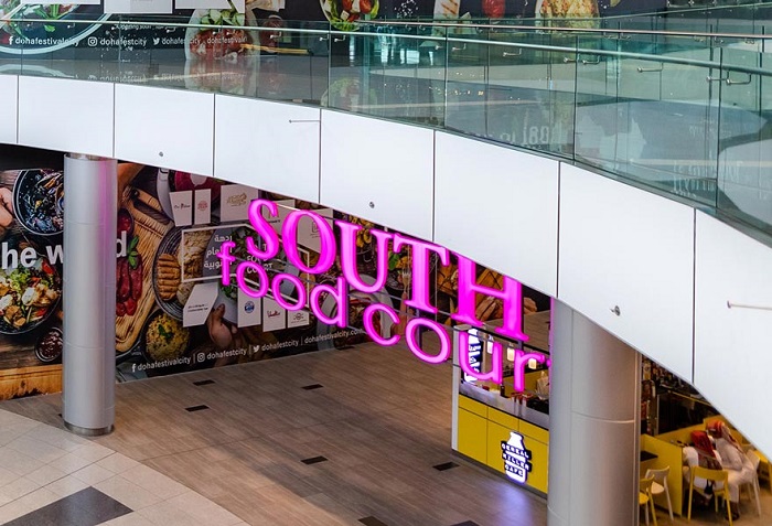 Khu vực đồ ăn với hơn 100 cửa hàng thực phẩm và đồ uống - trung tâm mua sắm Mall of Qatar