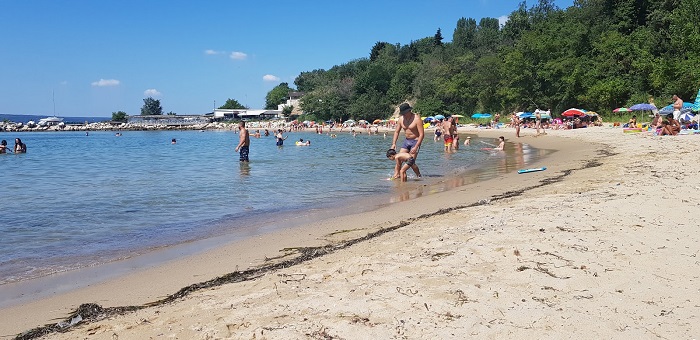 Tham quan Bãi biển Trakata khi du lịch Varna Bugaria 