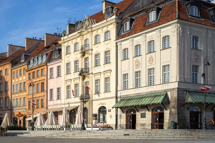 Những quán cà phê xinh đẹp nhìn ra phố cổ - Phố cổ Warsaw