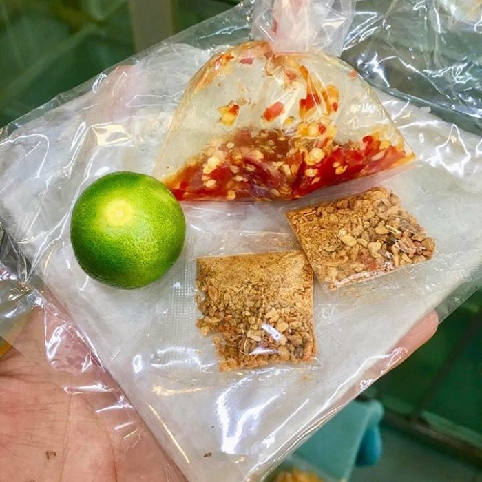 Bánh tráng muối ớt Tây Ninh - tắc