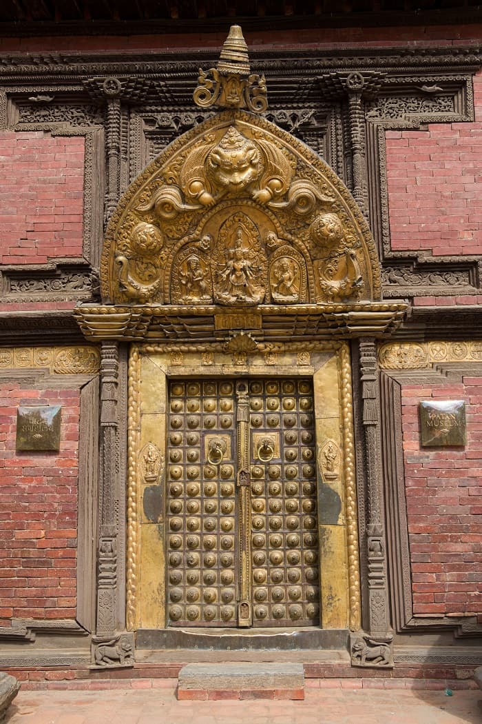 Cánh cổng vàng là 1 trong những điểm tham quan của Quảng trường Kathmandu Durbar