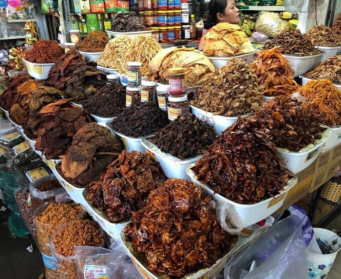 Đến chợ Hàn Đà Nẵng nên mua gì làm quà - đồ khô 