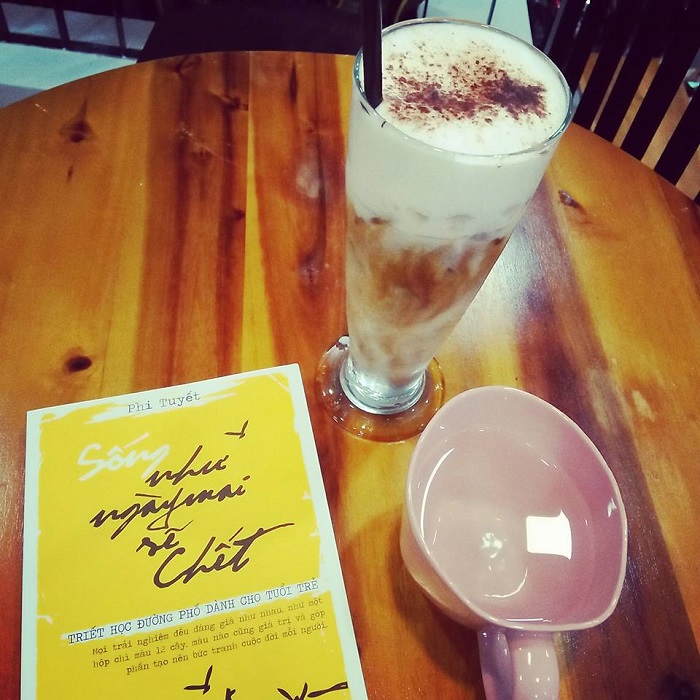 Nhã Nam Book N’ Coffee – Quán cà phê sách ở Đà Nẵng không gian đẹp 