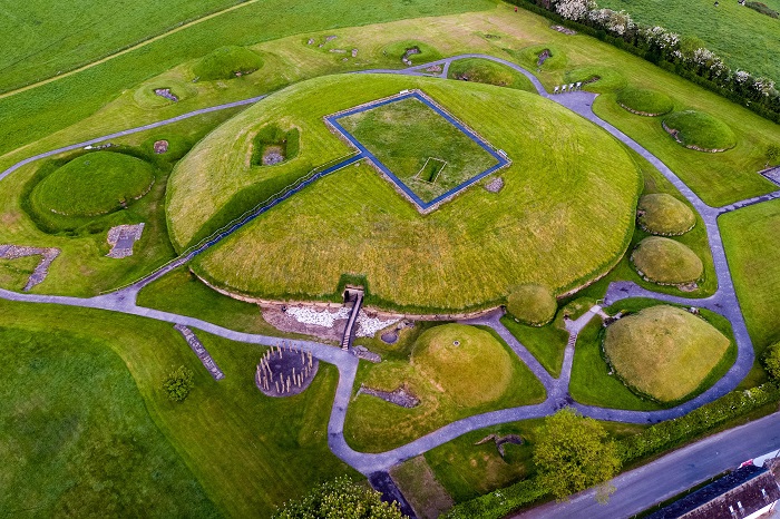 Ngôi mộ bằng cự thạch - Hướng dẫn du lịch Ireland 