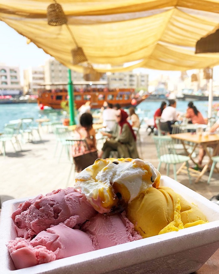 Món kem tự làm ở Mazmi Coffee And More - những quán cà phê đẹp ở Dubai