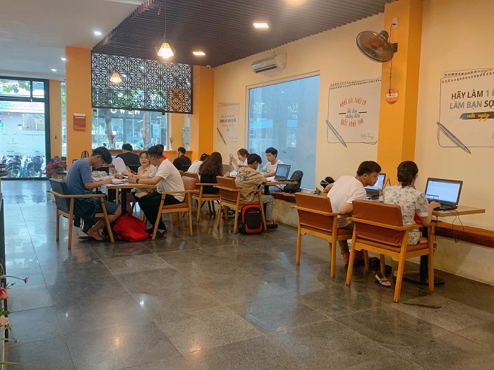 Velo book café – Quán cà phê sách ở Đà Nẵng phổ biến 