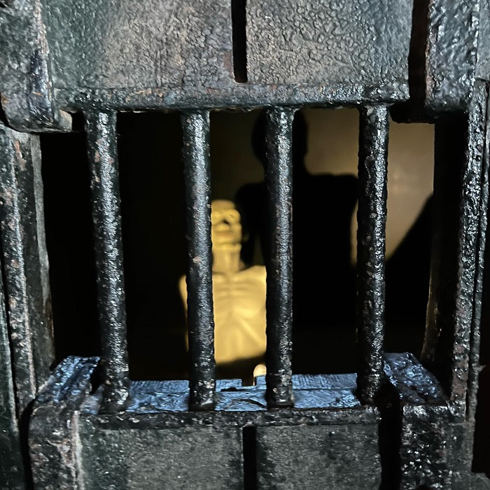 kinh nghiệm tham quan nhà tù Hoả Lò - ngục tối