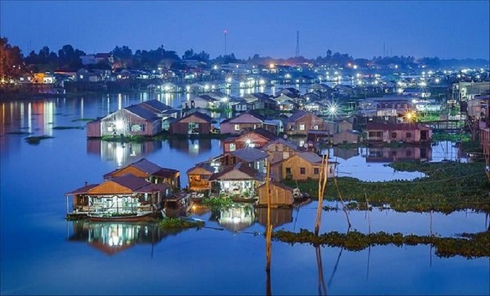 làng nổi Châu Đốc về đêm