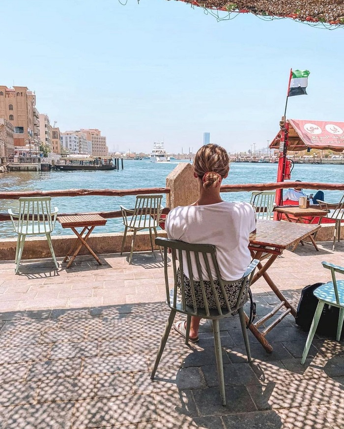 Mazmi Coffee And More có tầm nhìn ra lạch Dubai - những quán cà phê đẹp ở Dubai