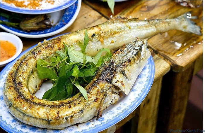 Các món hải sản ngon ở Nam Du -  cá xanh nướng