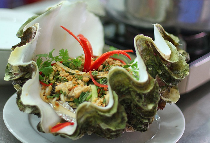 Các món hải sản ngon ở Nam Du -  ốc tai tượng