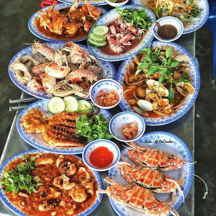 Các món hải sản ngon ở Nam Du - quán Hiền Hậu