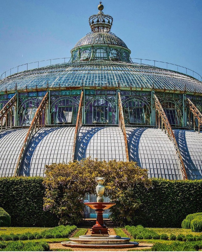 Nhà kính hoàng gia Laeken Bỉ là một trong những di tích chính của thế kỷ 19 ở Bỉ