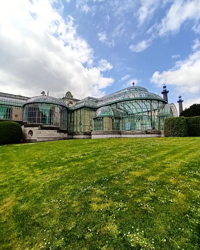 Nhà kính hoàng gia Laeken Bỉ là một trong những ví dụ thú vị nhất về những kiệt tác kiến ​​trúc Hoàng gia ở Bỉ. 