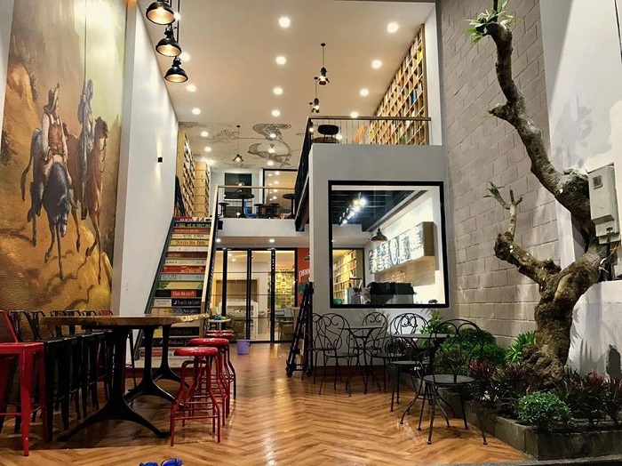 Nhã Nam Book N’ Coffee – Quán cà phê sách ở Đà Nẵng không gian đẹp 