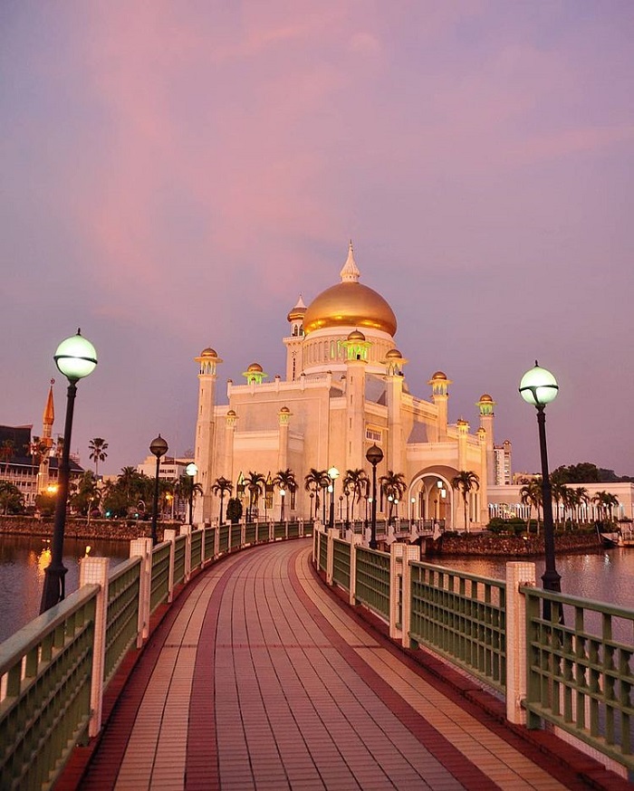 Vẻ đẹp lộng lẫy của nhà thờ Hồi giáo Sultan Omar Ali Saifuddin