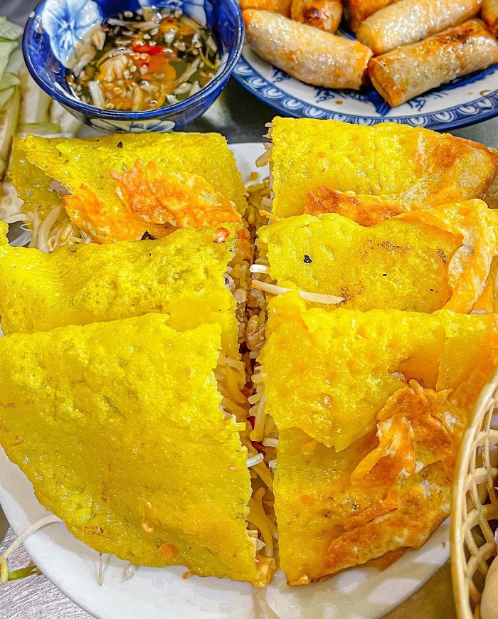 bánh xèo miền Trung là một trong những món bánh xèo ngon của Việt Nam 