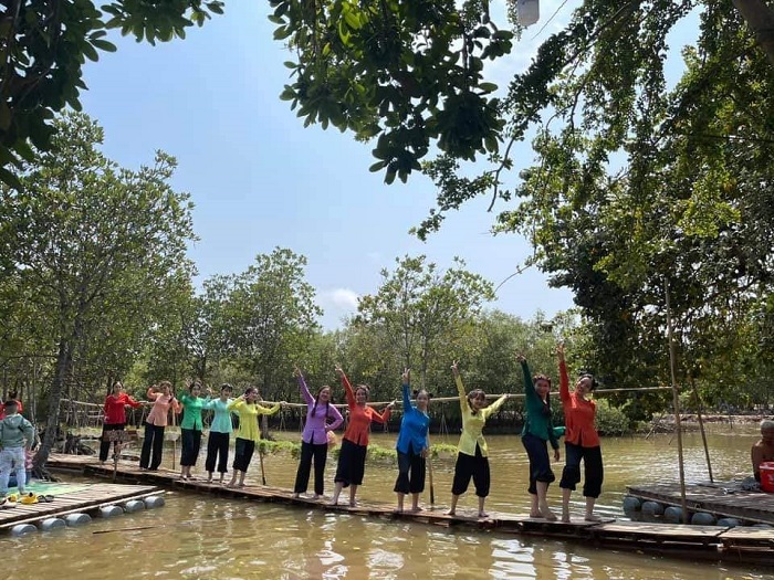 vui chơi tại nông trại tôm khỏe