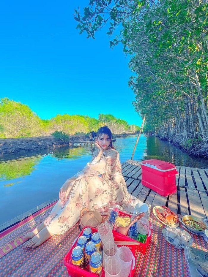 ăn uống tại nông trại tôm khỏe 