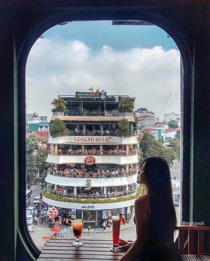 Coffee Club Hanoi has a beautiful virtual living window in Vietnam