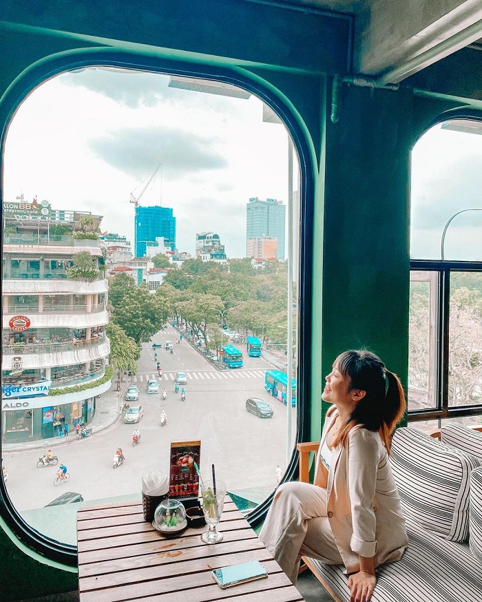 Coffee Club Hanoi has a beautiful virtual living window in Vietnam