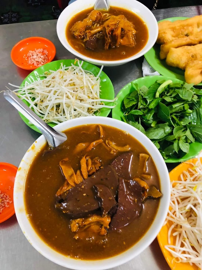 Cà ri vịt Tiểu Long là quán ăn ngon ở Bạc Liêu bạn không nên bỏ qua