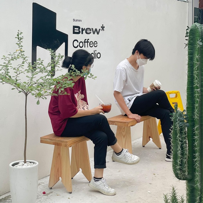 Nhắc đến quán cà phê đẹp ở Cao Lãnh không thể bỏ qua Brew Cafe
