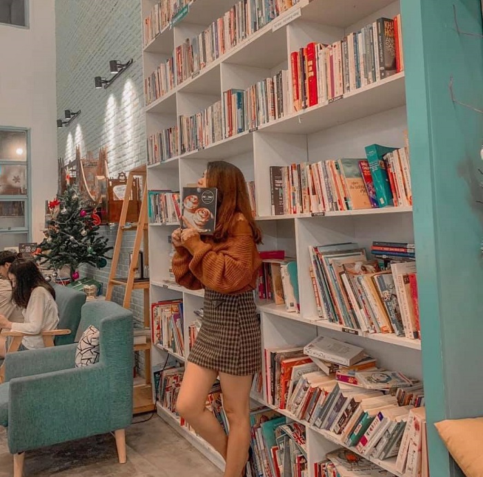  The Book Library & Cafe – Quán cà phê sách ở Đà Nẵng được yêu thích 