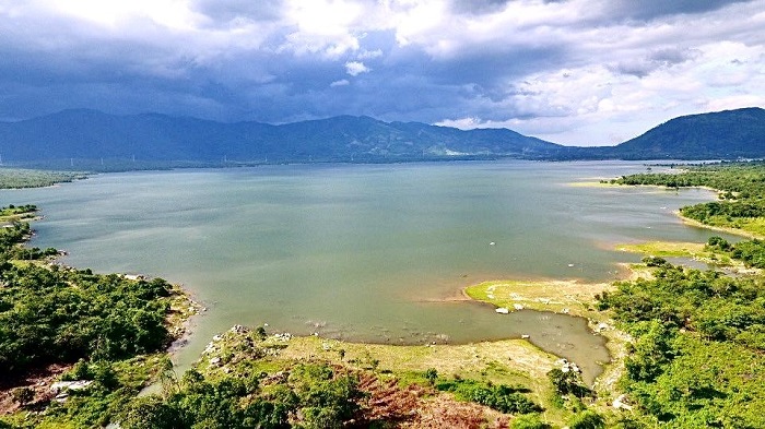 Đôi nét về Sông Sắt Biển Hồ Ninh Thuận