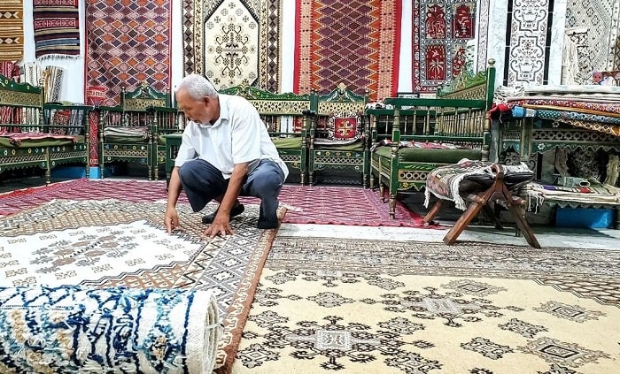 Chiêm ngưỡng những tấm thảm khi đến thành phố Kairouan Tunisia