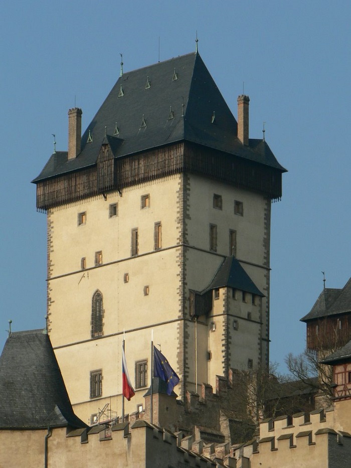 Tham quan lâu đài Karlstejn phải ghé thăm tháp Lớn 