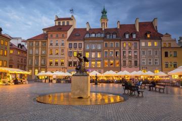 Đi dạo một vòng quanh phố cổ Warsaw - viên ngọc quý của thủ đô Ba Lan