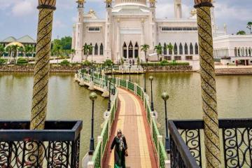 Đến Brunei nhớ ghé thăm Nhà thờ Hồi giáo Sultan Omar Ali Saifuddin