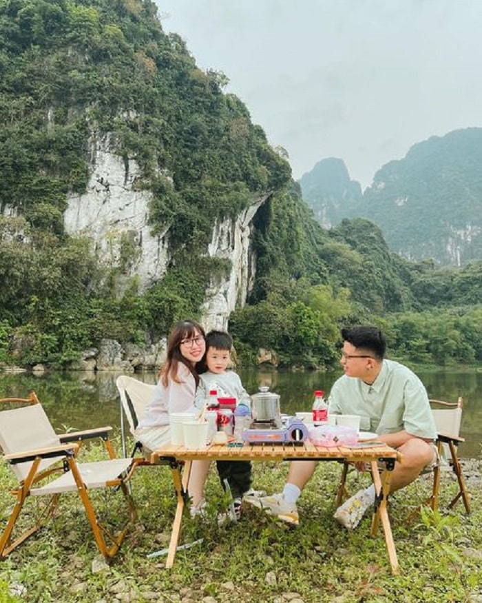 Hoa Binh travel experience - camping