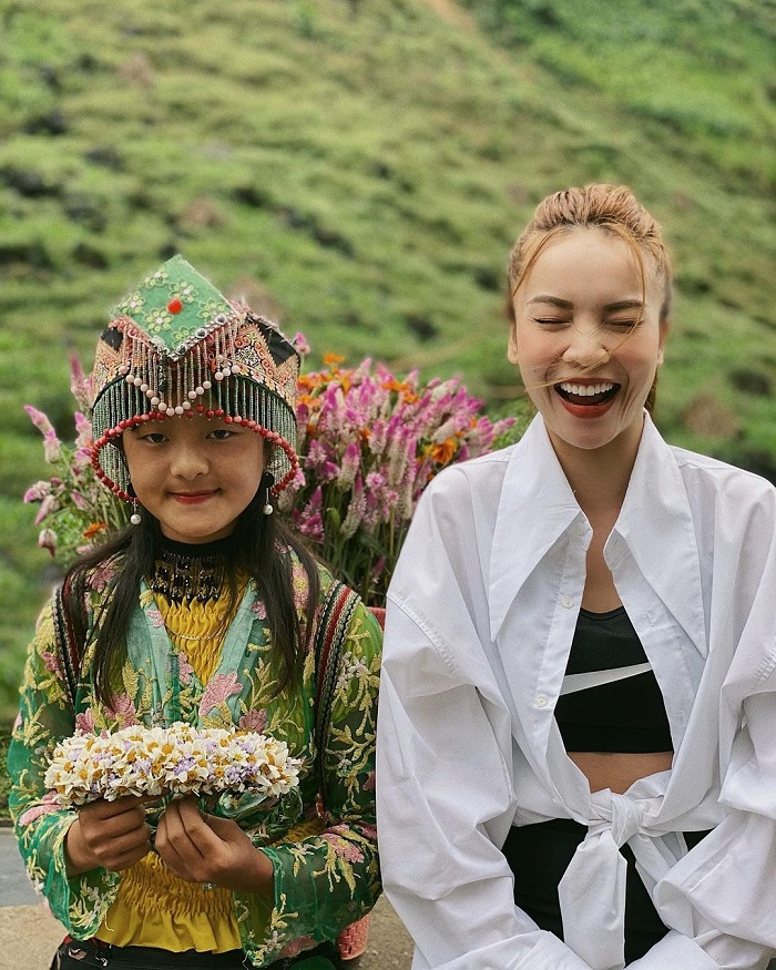 Người Mông cũng có trang phục dân tộc Việt Nam đẹp và công phu