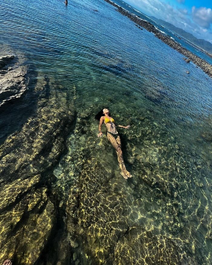 Tắm biển là trải nghiệm đặc sắc ở bãi biển Malpais