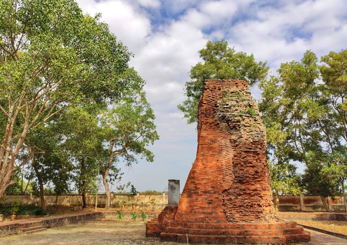 Tháp cổ Vĩnh Hưng - Các mặt Đông – Nam – Bắc