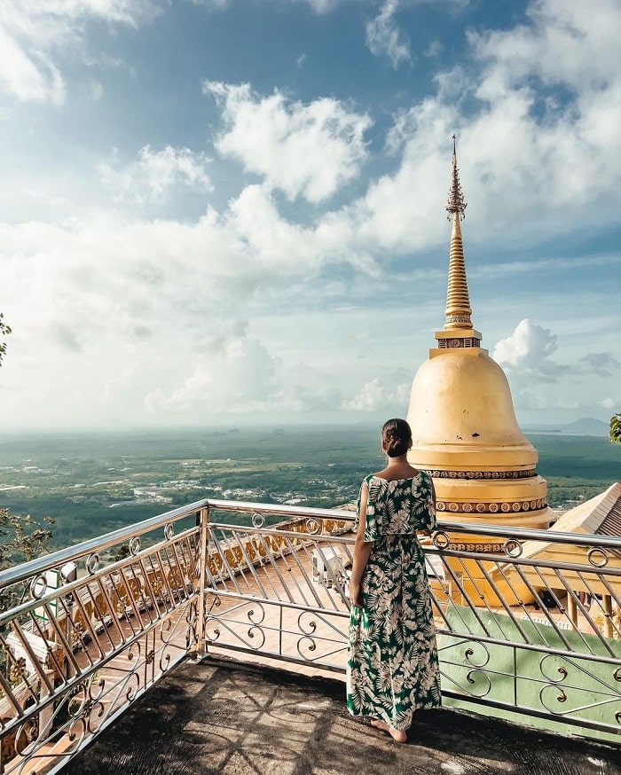 Đi bộ 1260 bậc thang là trải nghiệm tuyệt vời tại chùa Wat Tham Suea Thái Lan
