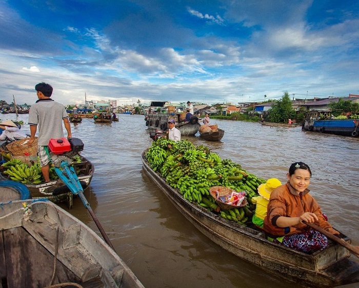Shopping address in Can Tho - Phong Dien floating market