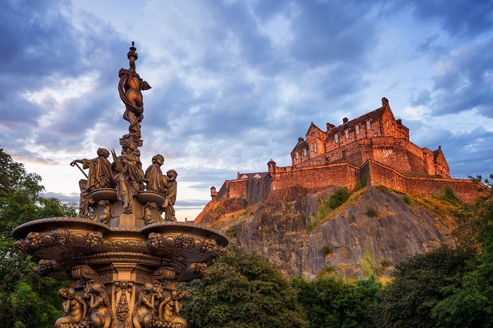 Lâu đài Edinburgh  lâu đài đẹp ở Anh