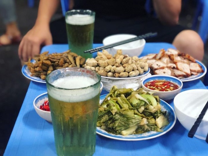 Truc Bach Lake Hanoi - Uu Phao draft beer