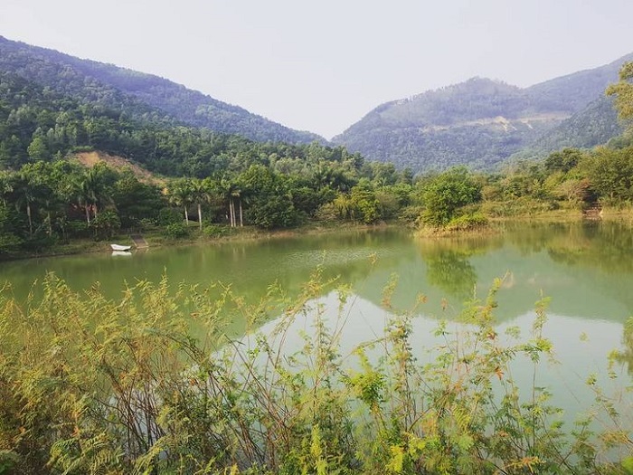 khu sinh thái Thiên Phú Lâm - hồ nước xanh mướt