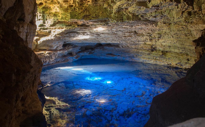 Thám hiểm hang động là trải nghiệm thú vị ở thác nước Fumaca